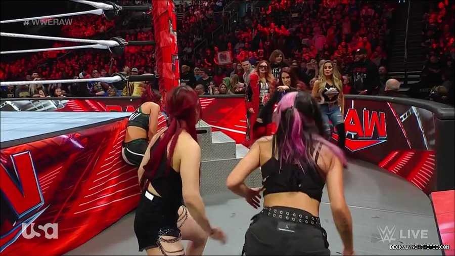 WWE_Monday_Night_Raw_2023_03_20_720p_HDTV_x264-NWCHD_mp4_005194314.jpg