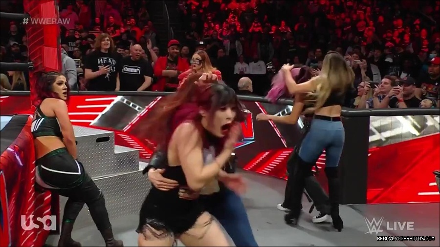 WWE_Monday_Night_Raw_2023_03_20_720p_HDTV_x264-NWCHD_mp4_005197918.jpg