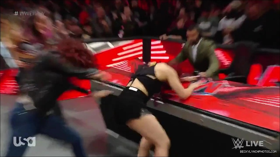 WWE_Monday_Night_Raw_2023_03_20_720p_HDTV_x264-NWCHD_mp4_005199119.jpg