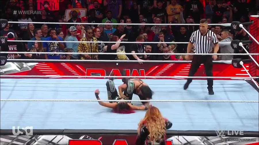 WWE_Monday_Night_Raw_2023_03_20_720p_HDTV_x264-NWCHD_mp4_005218739.jpg