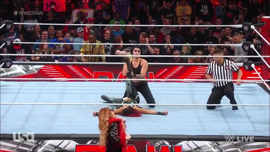 WWE_Monday_Night_Raw_2023_03_20_720p_HDTV_x264-NWCHD_mp4_005219539.jpg