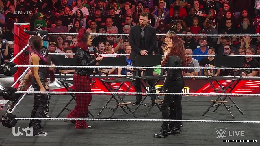WWE_WrestleMania_Raw_2023_03_27_720p_HDTV_x264-NWCHD_mp4_000562749.jpg