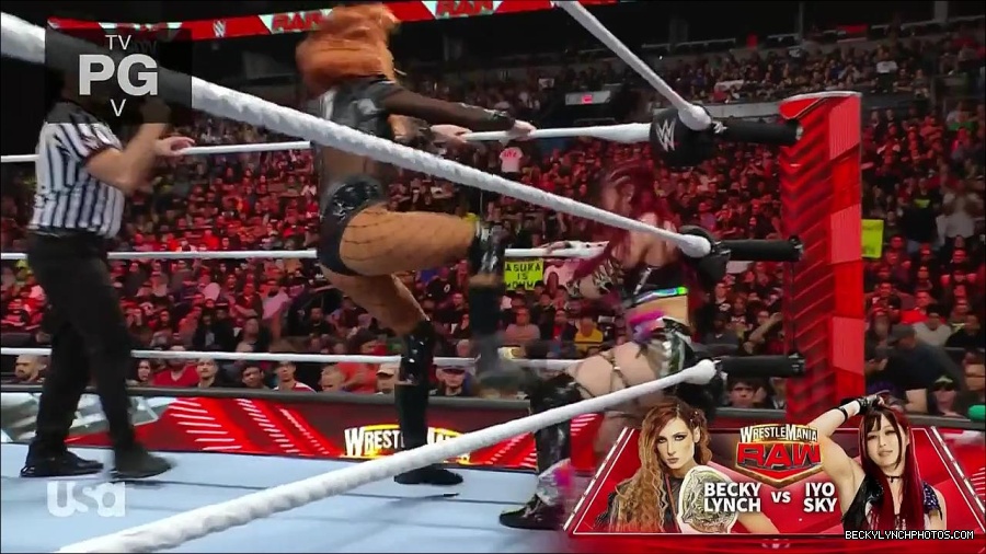 WWE_WrestleMania_Raw_2023_03_27_720p_HDTV_x264-NWCHD_mp4_000806193.jpg