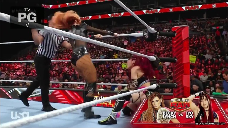WWE_WrestleMania_Raw_2023_03_27_720p_HDTV_x264-NWCHD_mp4_000806993.jpg