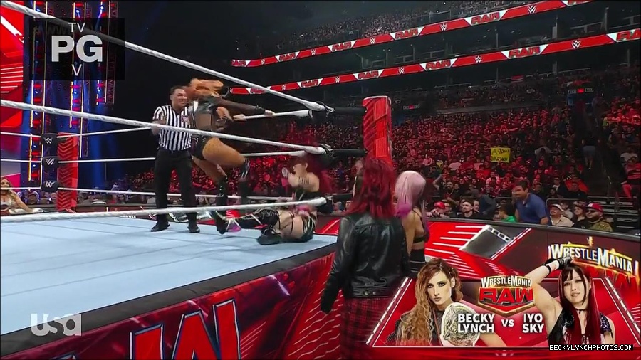 WWE_WrestleMania_Raw_2023_03_27_720p_HDTV_x264-NWCHD_mp4_000808195.jpg