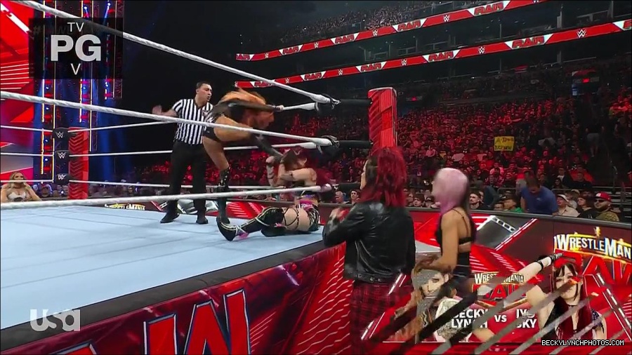 WWE_WrestleMania_Raw_2023_03_27_720p_HDTV_x264-NWCHD_mp4_000808595.jpg