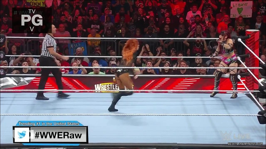 WWE_WrestleMania_Raw_2023_03_27_720p_HDTV_x264-NWCHD_mp4_000816603.jpg