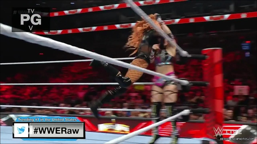 WWE_WrestleMania_Raw_2023_03_27_720p_HDTV_x264-NWCHD_mp4_000817404.jpg