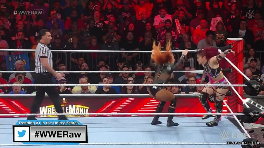 WWE_WrestleMania_Raw_2023_03_27_720p_HDTV_x264-NWCHD_mp4_000820207.jpg