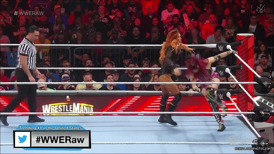 WWE_WrestleMania_Raw_2023_03_27_720p_HDTV_x264-NWCHD_mp4_000820607.jpg