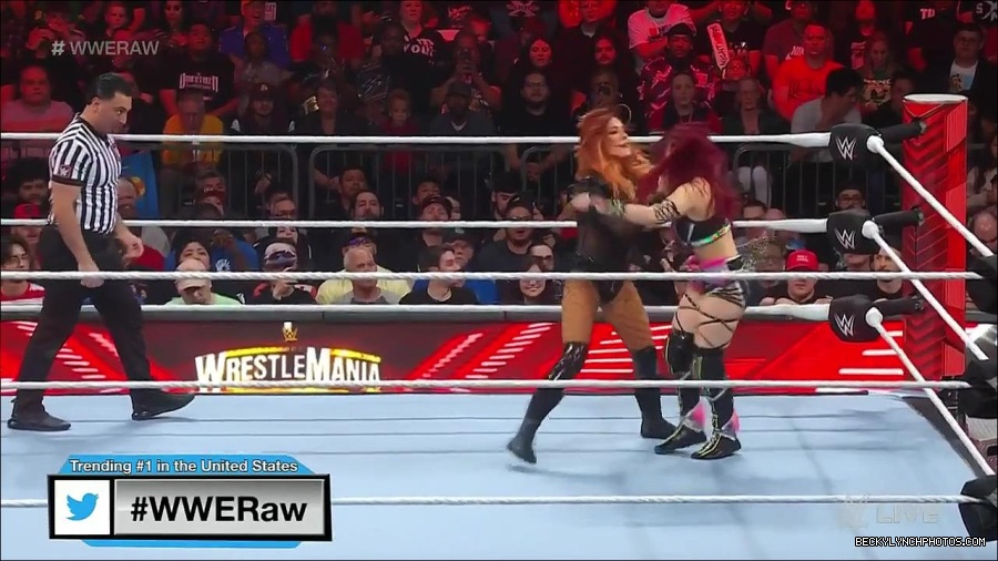 WWE_WrestleMania_Raw_2023_03_27_720p_HDTV_x264-NWCHD_mp4_000821208.jpg