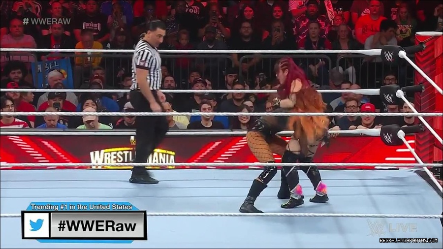 WWE_WrestleMania_Raw_2023_03_27_720p_HDTV_x264-NWCHD_mp4_000822409.jpg