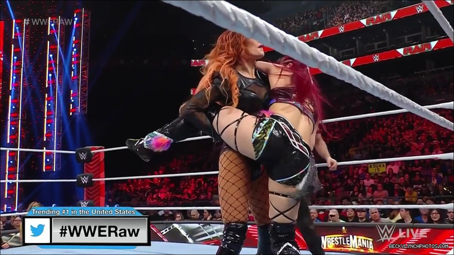 WWE_WrestleMania_Raw_2023_03_27_720p_HDTV_x264-NWCHD_mp4_000824411.jpg