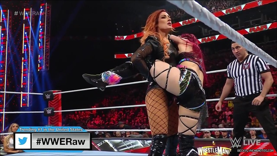 WWE_WrestleMania_Raw_2023_03_27_720p_HDTV_x264-NWCHD_mp4_000826012.jpg