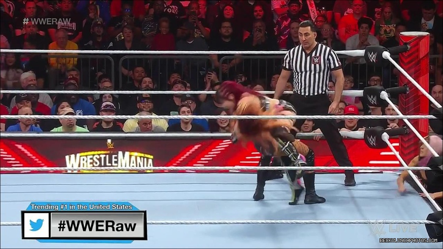 WWE_WrestleMania_Raw_2023_03_27_720p_HDTV_x264-NWCHD_mp4_000828281.jpg