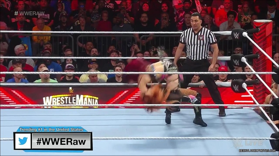 WWE_WrestleMania_Raw_2023_03_27_720p_HDTV_x264-NWCHD_mp4_000828415.jpg
