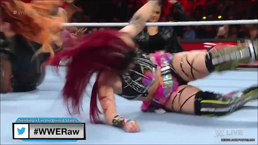 WWE_WrestleMania_Raw_2023_03_27_720p_HDTV_x264-NWCHD_mp4_000829082.jpg