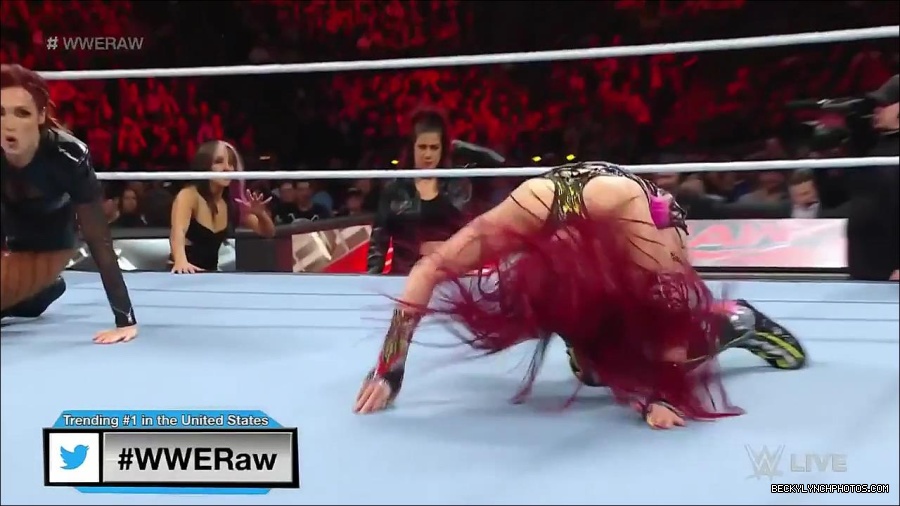 WWE_WrestleMania_Raw_2023_03_27_720p_HDTV_x264-NWCHD_mp4_000829483.jpg
