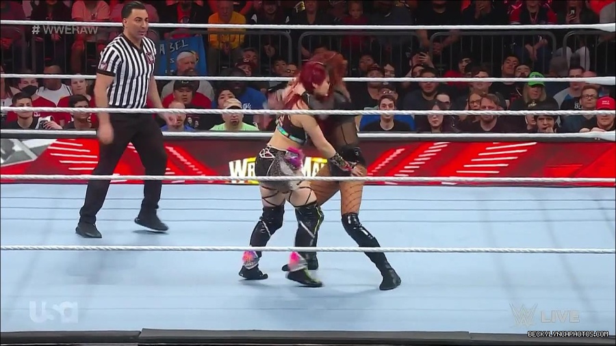 WWE_WrestleMania_Raw_2023_03_27_720p_HDTV_x264-NWCHD_mp4_000832018.jpg