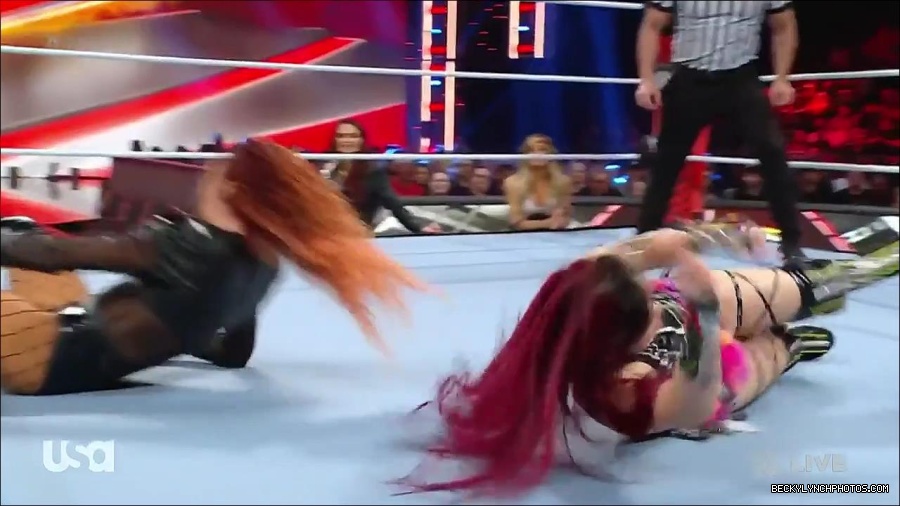 WWE_WrestleMania_Raw_2023_03_27_720p_HDTV_x264-NWCHD_mp4_000834287.jpg