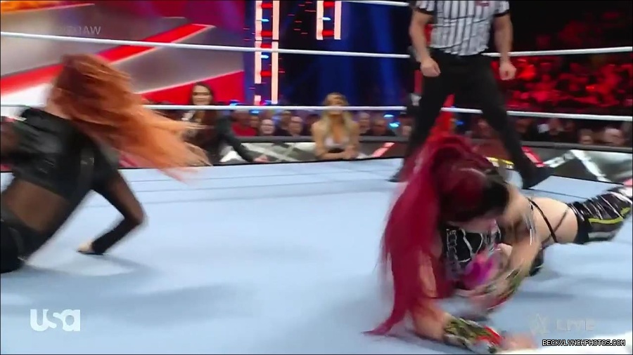 WWE_WrestleMania_Raw_2023_03_27_720p_HDTV_x264-NWCHD_mp4_000834421.jpg