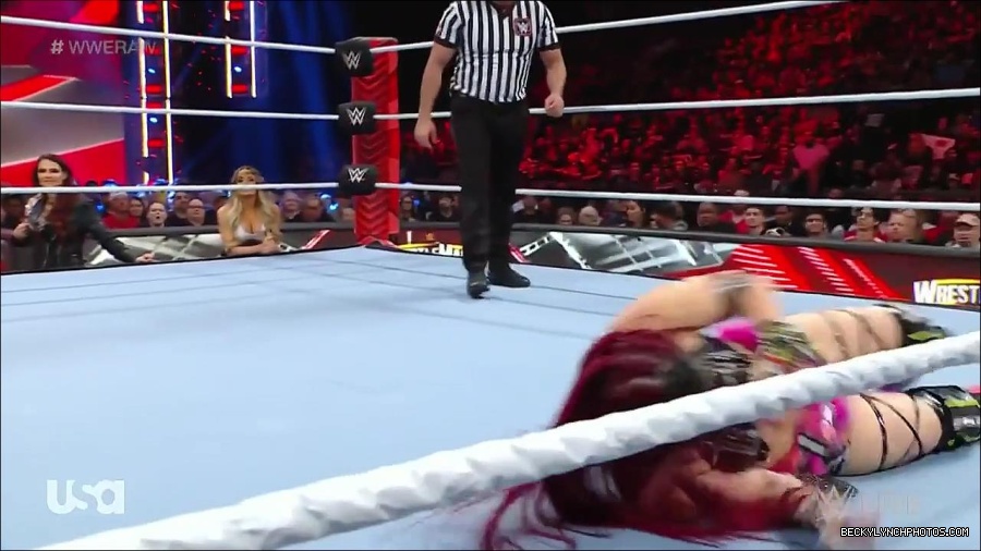 WWE_WrestleMania_Raw_2023_03_27_720p_HDTV_x264-NWCHD_mp4_000835088.jpg