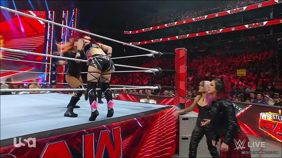 WWE_WrestleMania_Raw_2023_03_27_720p_HDTV_x264-NWCHD_mp4_000840694.jpg