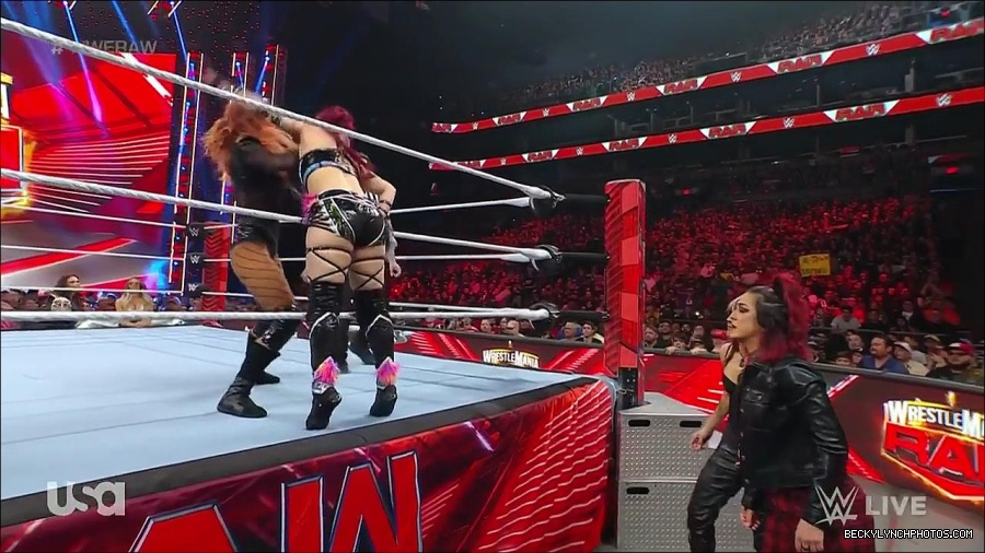 WWE_WrestleMania_Raw_2023_03_27_720p_HDTV_x264-NWCHD_mp4_000841094.jpg