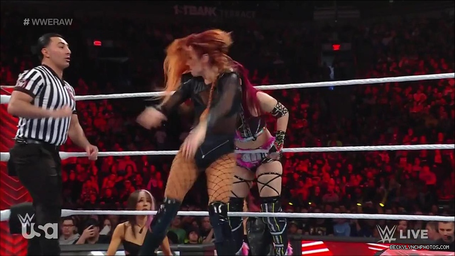 WWE_WrestleMania_Raw_2023_03_27_720p_HDTV_x264-NWCHD_mp4_000842696.jpg