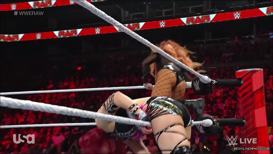 WWE_WrestleMania_Raw_2023_03_27_720p_HDTV_x264-NWCHD_mp4_000845899.jpg