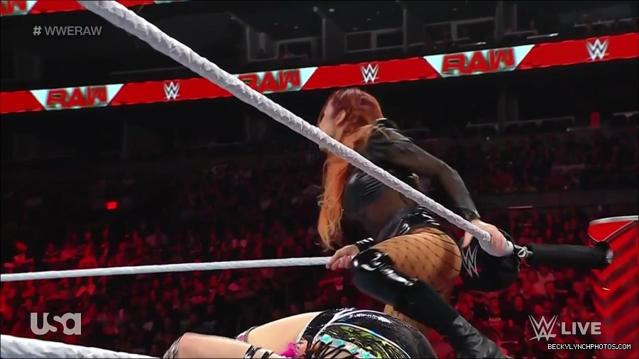 WWE_WrestleMania_Raw_2023_03_27_720p_HDTV_x264-NWCHD_mp4_000846700.jpg