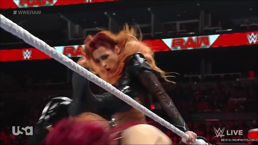 WWE_WrestleMania_Raw_2023_03_27_720p_HDTV_x264-NWCHD_mp4_000848702.jpg