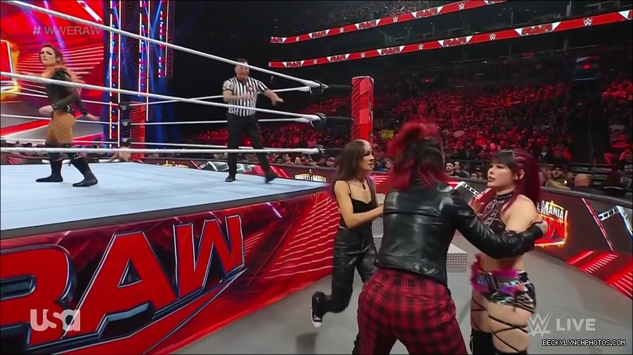 WWE_WrestleMania_Raw_2023_03_27_720p_HDTV_x264-NWCHD_mp4_000850704.jpg