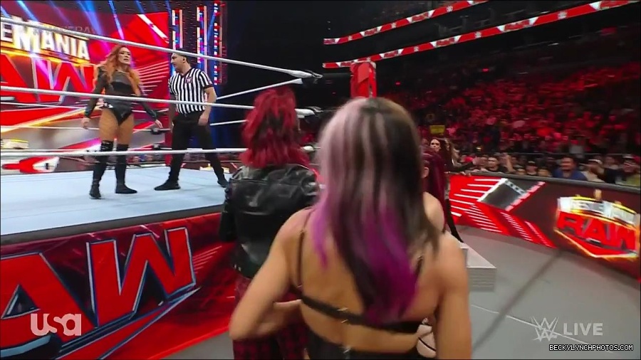 WWE_WrestleMania_Raw_2023_03_27_720p_HDTV_x264-NWCHD_mp4_000855509.jpg