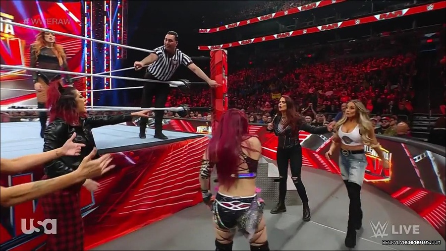 WWE_WrestleMania_Raw_2023_03_27_720p_HDTV_x264-NWCHD_mp4_000857911.jpg