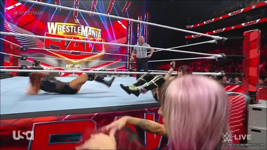 WWE_WrestleMania_Raw_2023_03_27_720p_HDTV_x264-NWCHD_mp4_000863917.jpg