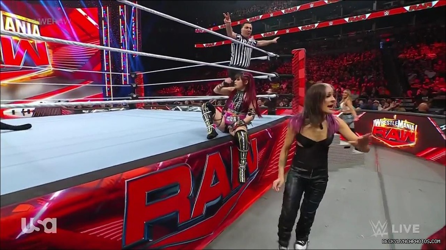 WWE_WrestleMania_Raw_2023_03_27_720p_HDTV_x264-NWCHD_mp4_000866319.jpg