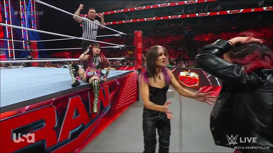 WWE_WrestleMania_Raw_2023_03_27_720p_HDTV_x264-NWCHD_mp4_000867120.jpg