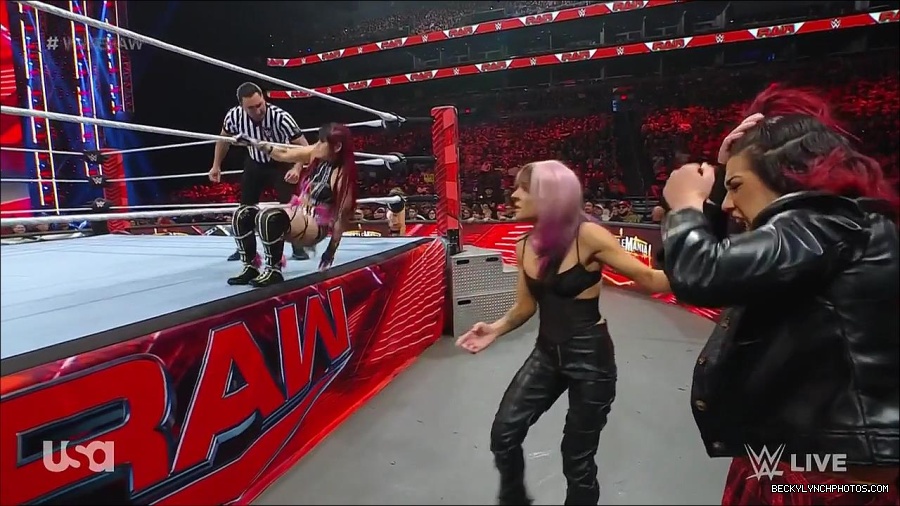 WWE_WrestleMania_Raw_2023_03_27_720p_HDTV_x264-NWCHD_mp4_000868321.jpg