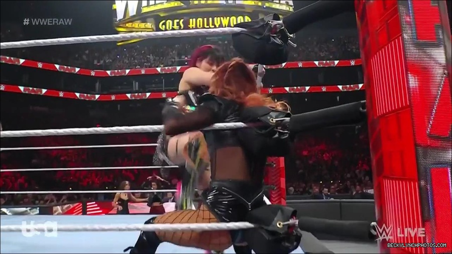 WWE_WrestleMania_Raw_2023_03_27_720p_HDTV_x264-NWCHD_mp4_000872325.jpg
