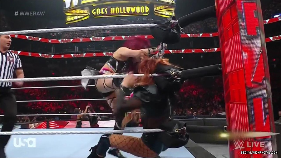 WWE_WrestleMania_Raw_2023_03_27_720p_HDTV_x264-NWCHD_mp4_000873126.jpg