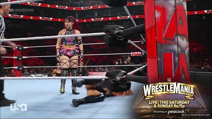WWE_WrestleMania_Raw_2023_03_27_720p_HDTV_x264-NWCHD_mp4_000884337.jpg
