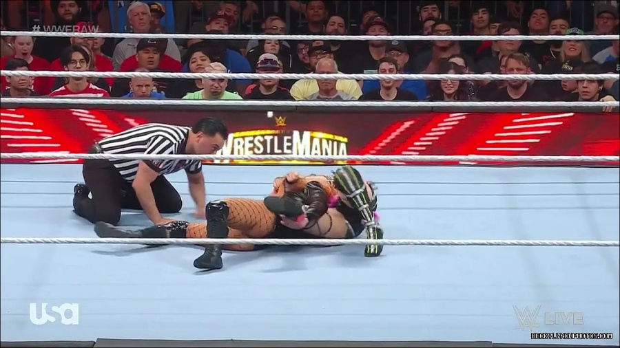 WWE_WrestleMania_Raw_2023_03_27_720p_HDTV_x264-NWCHD_mp4_000895549.jpg