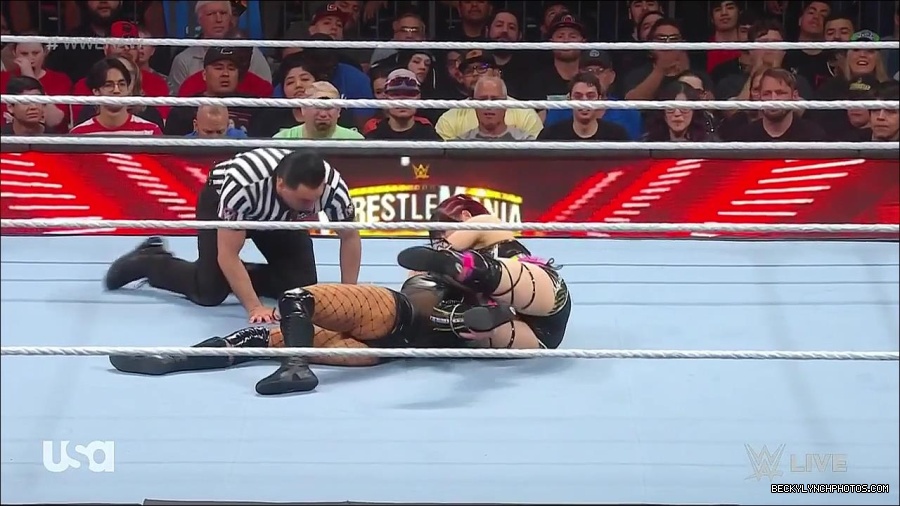 WWE_WrestleMania_Raw_2023_03_27_720p_HDTV_x264-NWCHD_mp4_000896349.jpg