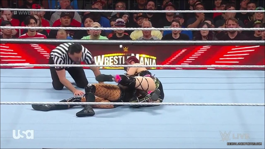 WWE_WrestleMania_Raw_2023_03_27_720p_HDTV_x264-NWCHD_mp4_000896750.jpg