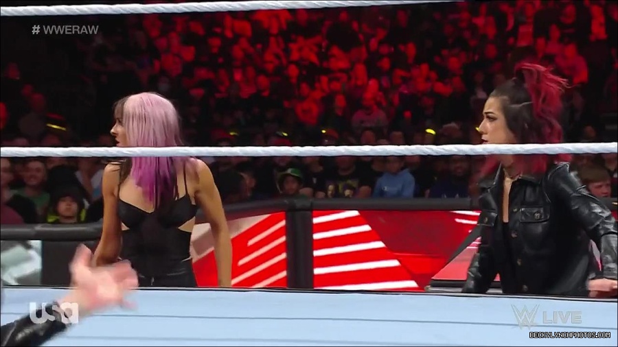 WWE_WrestleMania_Raw_2023_03_27_720p_HDTV_x264-NWCHD_mp4_000898351.jpg