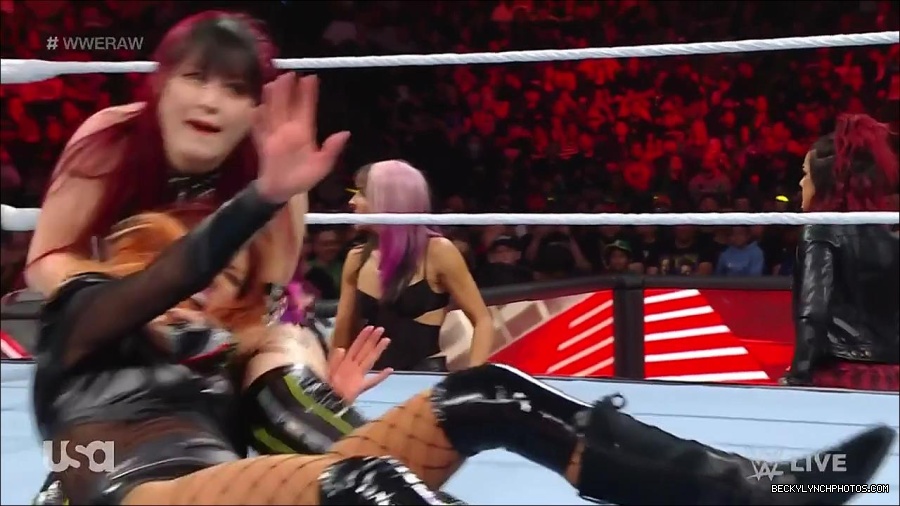 WWE_WrestleMania_Raw_2023_03_27_720p_HDTV_x264-NWCHD_mp4_000899152.jpg