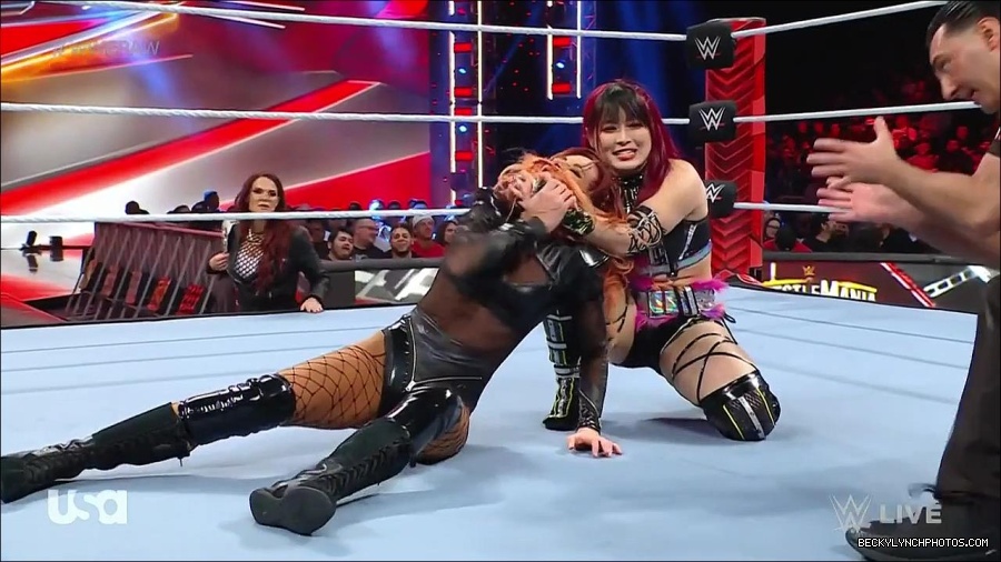 WWE_WrestleMania_Raw_2023_03_27_720p_HDTV_x264-NWCHD_mp4_000903156.jpg