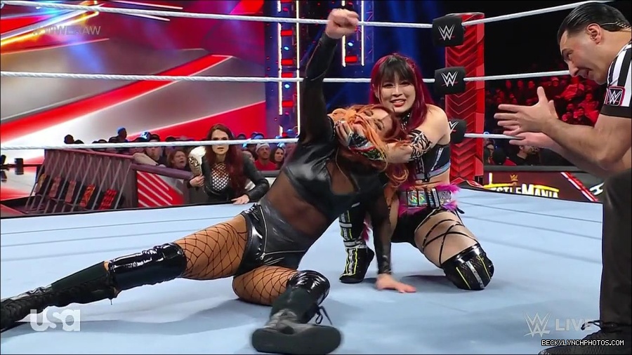 WWE_WrestleMania_Raw_2023_03_27_720p_HDTV_x264-NWCHD_mp4_000904357.jpg