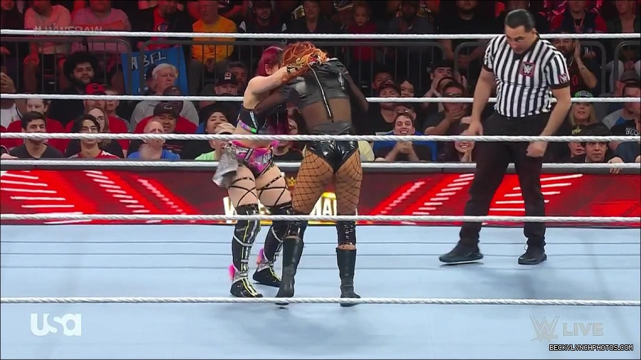 WWE_WrestleMania_Raw_2023_03_27_720p_HDTV_x264-NWCHD_mp4_000910363.jpg
